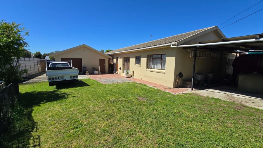 4 Bedroom Property for Sale in Wellway Park Western Cape